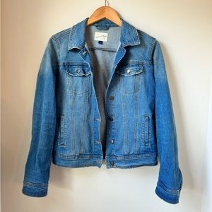 Universal Thread size small denim jacket. Goes with everything!